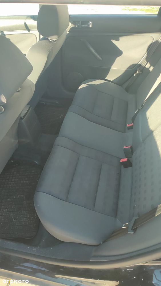 Volkswagen Passat 1.9 TDI Trendline - 4