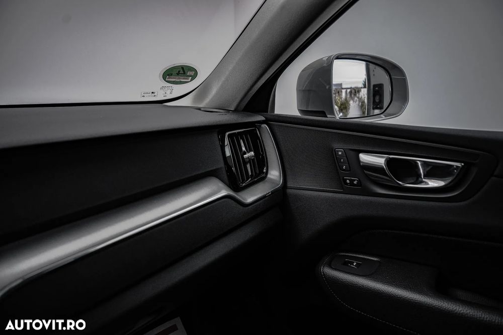 Volvo XC 60 T8 AWD Recharge Plus Bright - 38