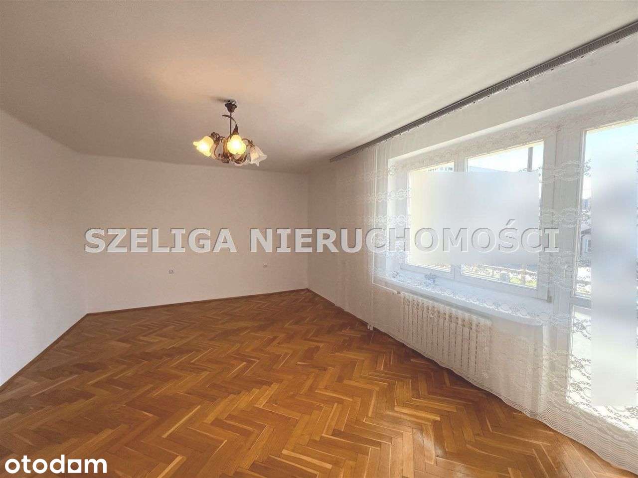 Okol. wyższych uczelni, c.o. miejskie, balkon
