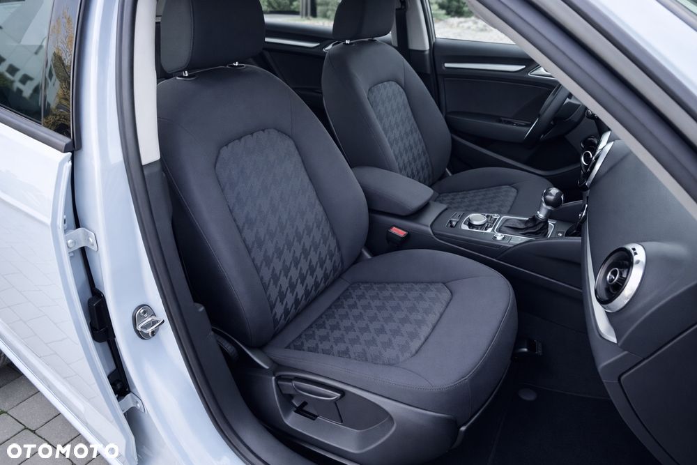 Audi A3 Sportback 1.6 TDI (clean diesel) S tronic Attraction - 35