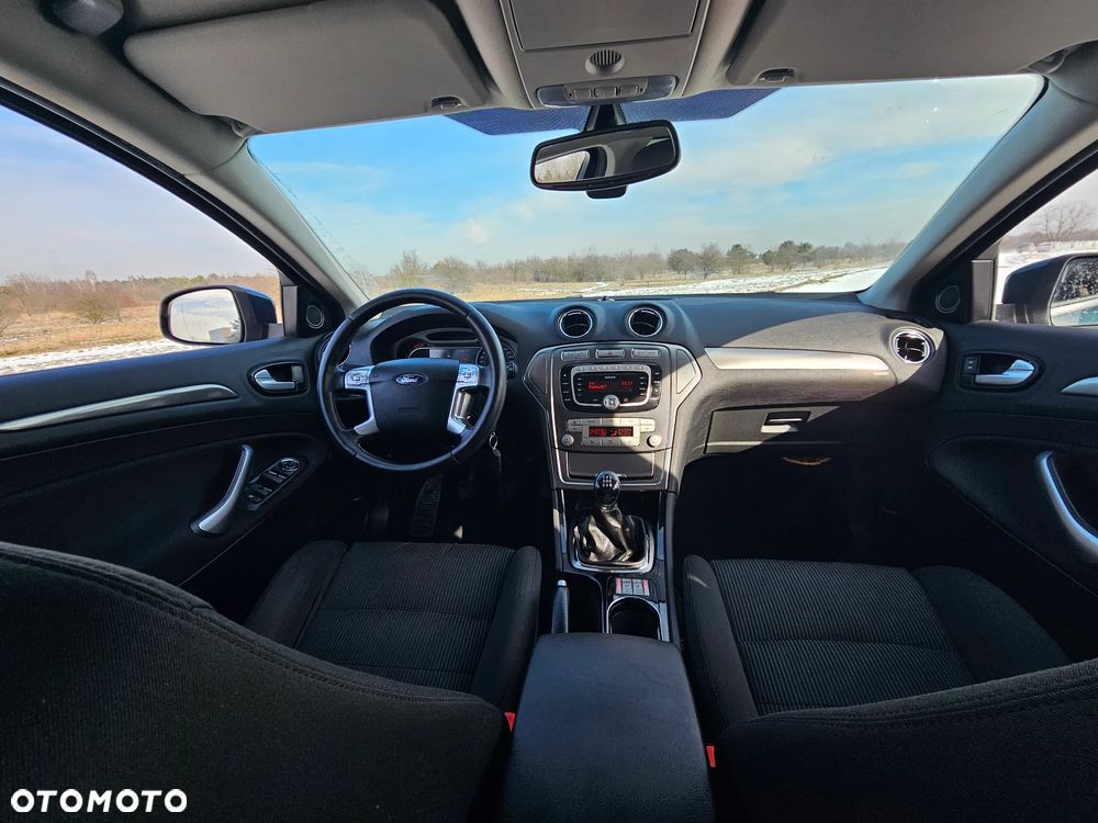 Ford Mondeo 2.0 Titanium - 38