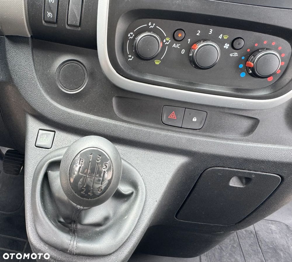 Renault Trafic - 16