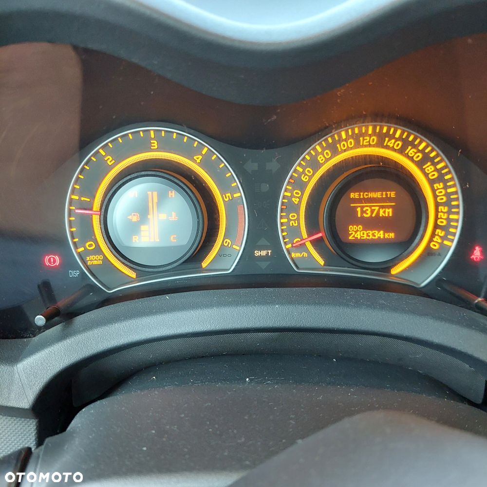Toyota Auris 2.2 D-4D D-CAT - 9