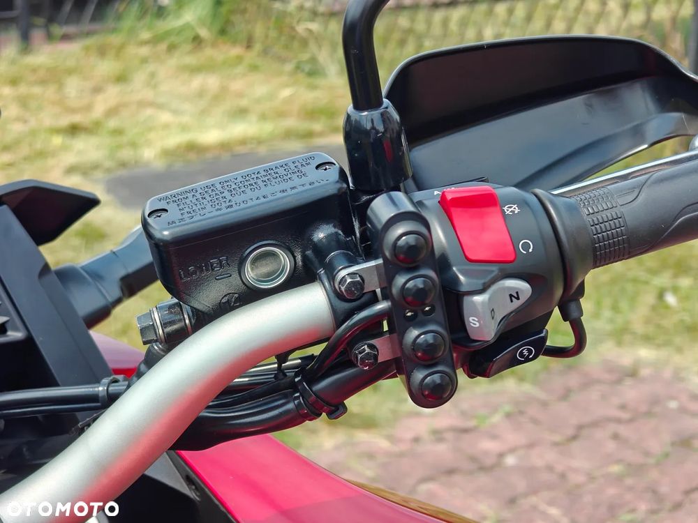Honda VFR - 29