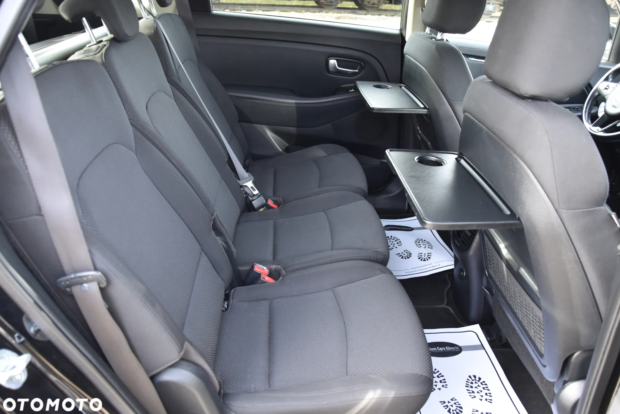 Kia Carens 1.7 CRDi Business Line 7os 7DCT - 17