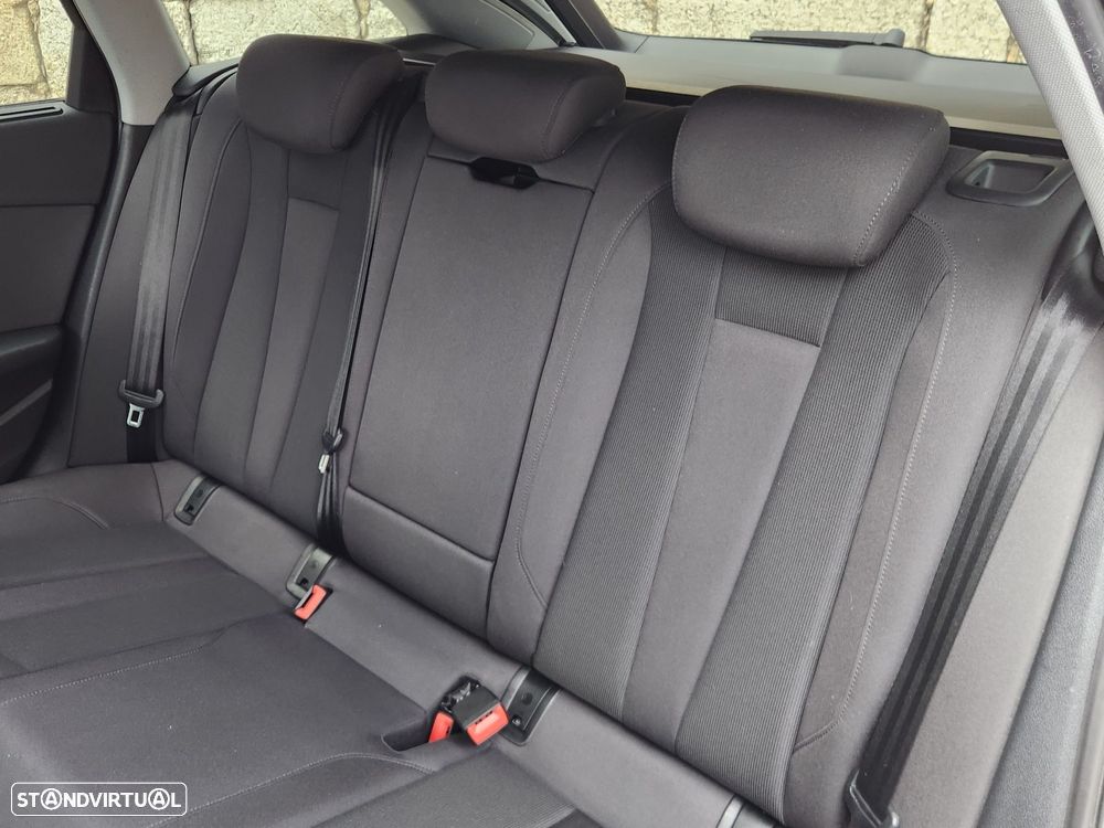 Audi A4 Avant 40 TDI S line S tronic - 57