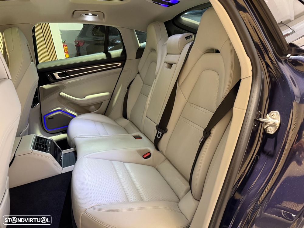 Porsche Panamera 4 E-Hybrid Platinum Edition com PDLS - 42