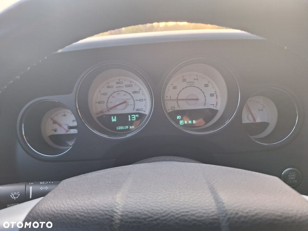 Dodge Challenger - 15