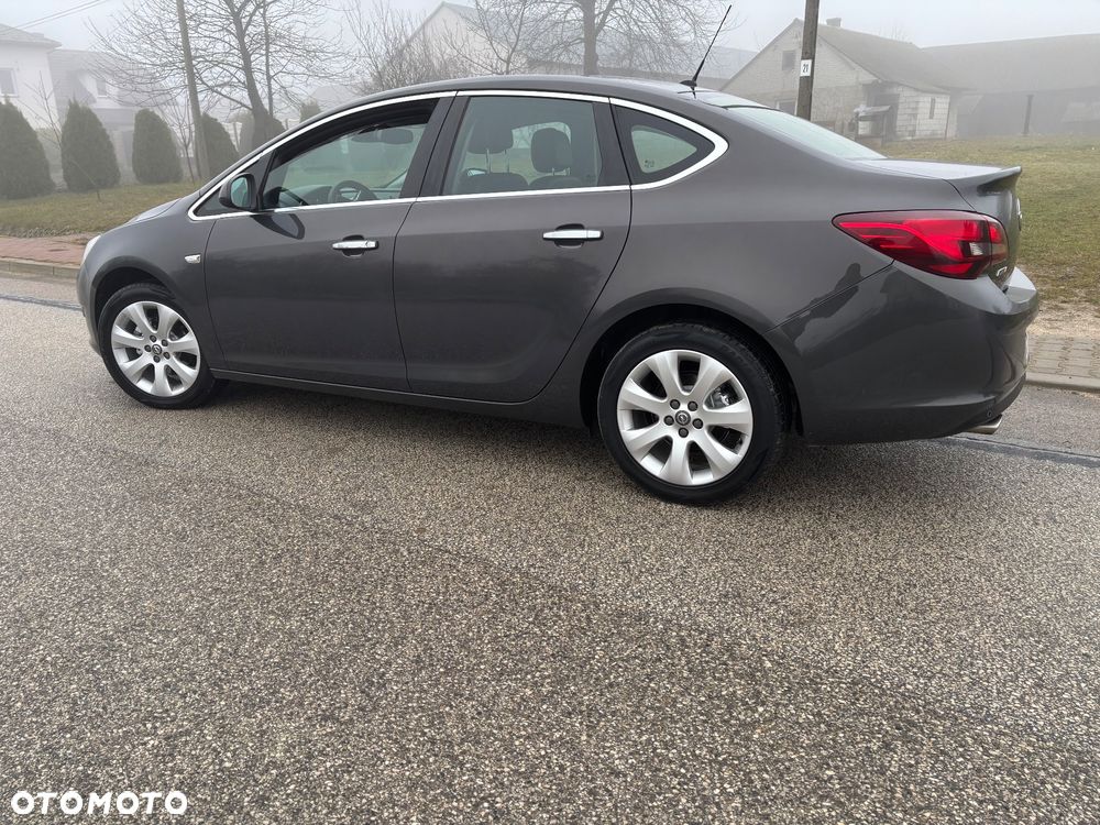 Opel Astra 1.4 Turbo - 4