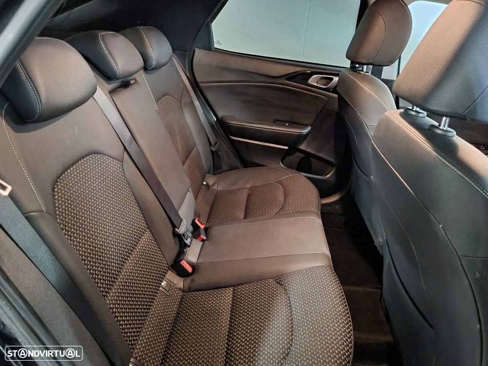 Kia XCeed 1.6 CRDi Tech - 19