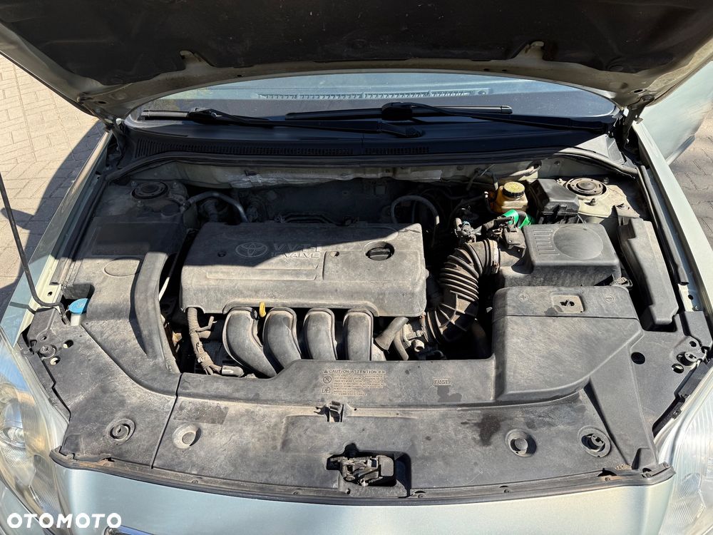 Toyota Avensis 1.8 VVT-i Sol - 22
