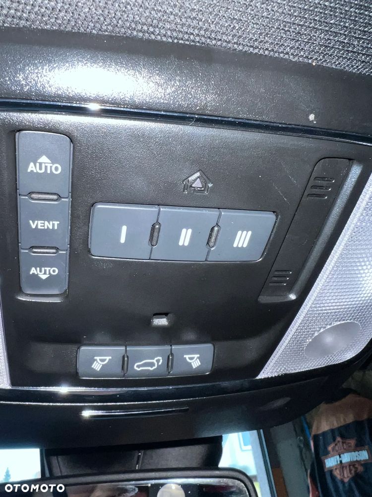 Jeep Grand Cherokee - 11