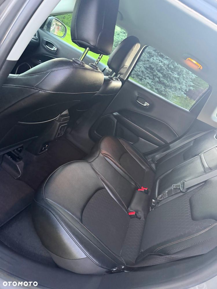 Jeep Compass - 12
