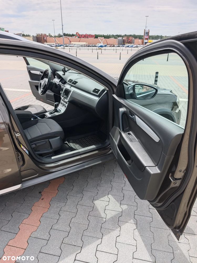 Volkswagen Passat 2.0 TDI Comfortline DSG - 14