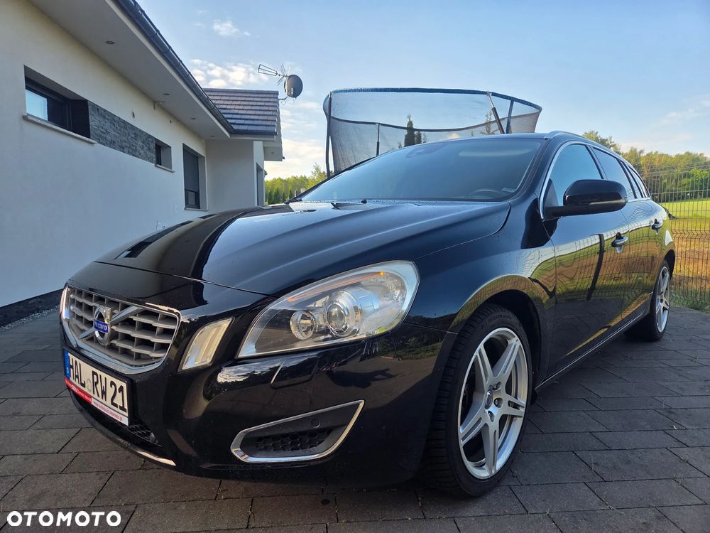 Volvo V60 D4 Geartronic Summum - 1