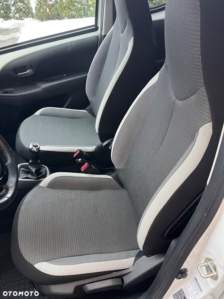 Toyota Aygo x-play connect - 12