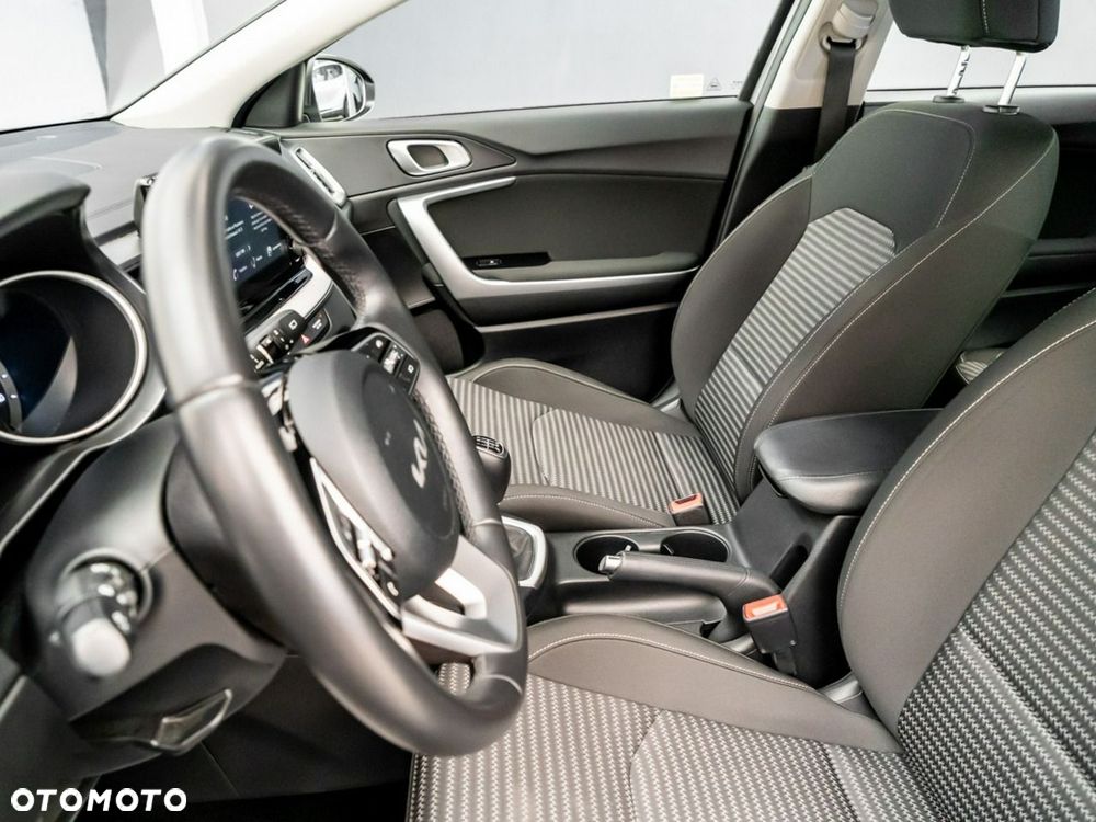 Kia Ceed 1.5 T-GDI M - 21