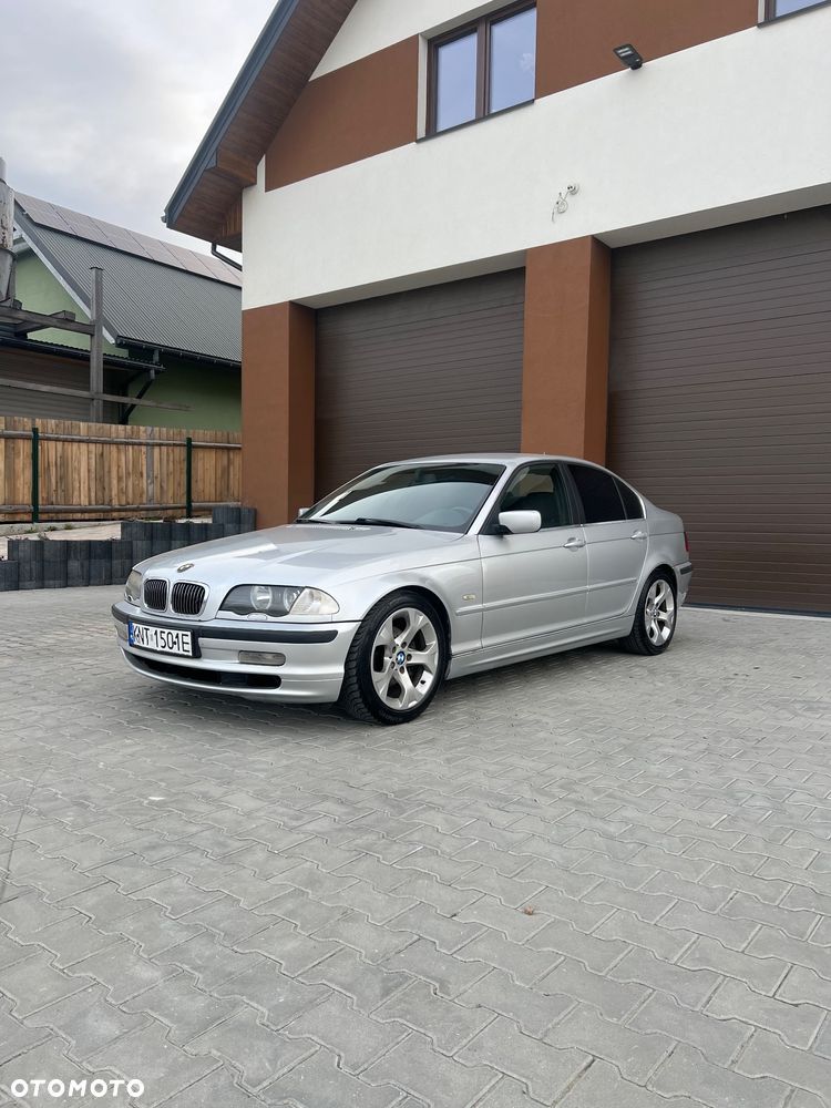 BMW Seria 3 323i - 1