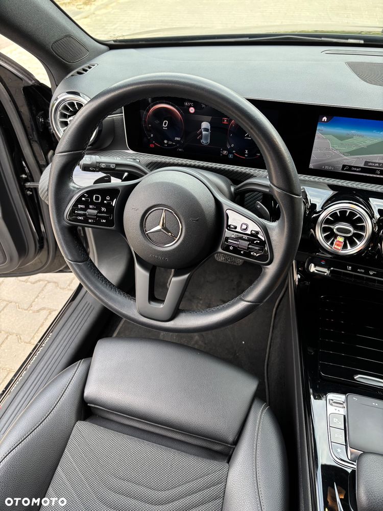 Mercedes-Benz Klasa A 180 Edition 1 7G-DCT - 25