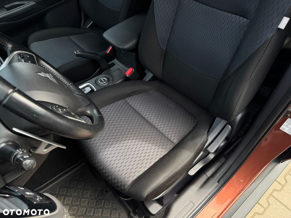 Mitsubishi Outlander 2.0 Intense - 12