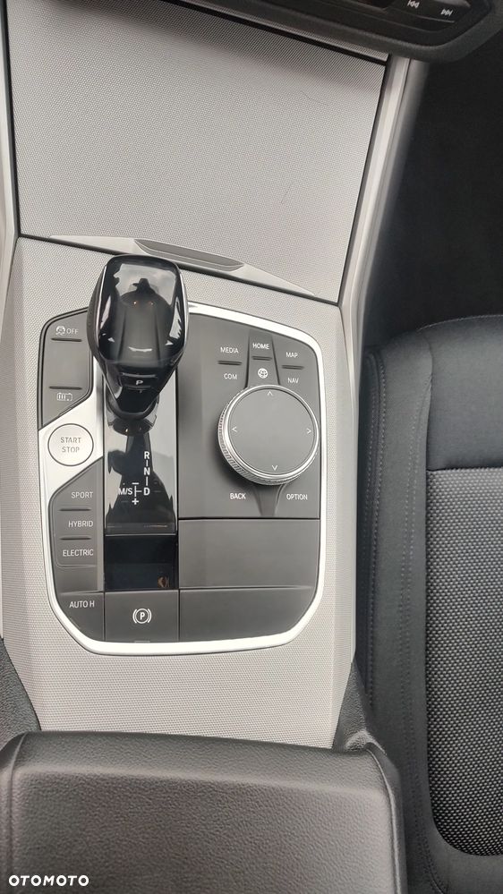 BMW Seria 3 330e Advantage - 24