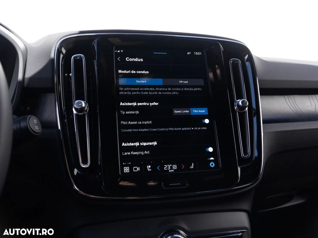 Volvo XC 40 Recharge Twin Motor AWD Plus - 16