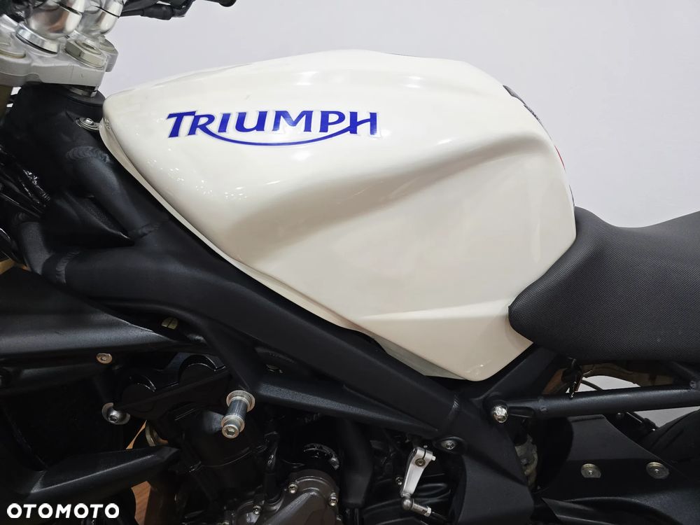 Triumph Street Triple - 23