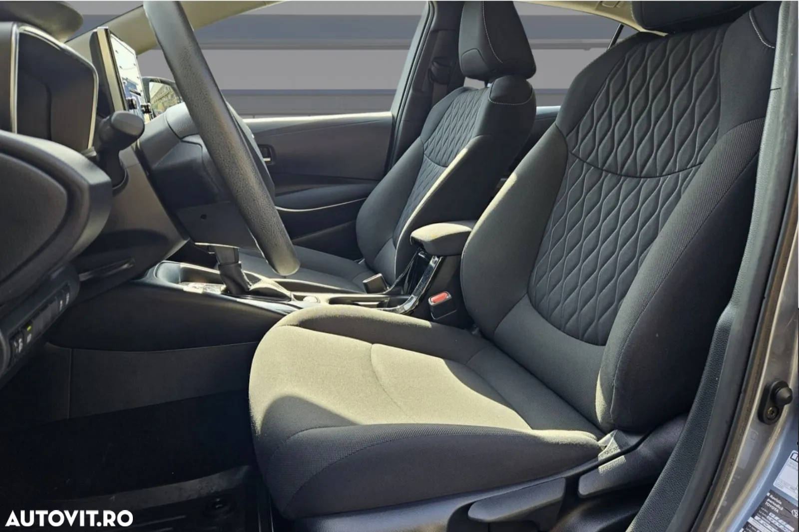 Toyota Corolla 1.8 HSD Business - 8
