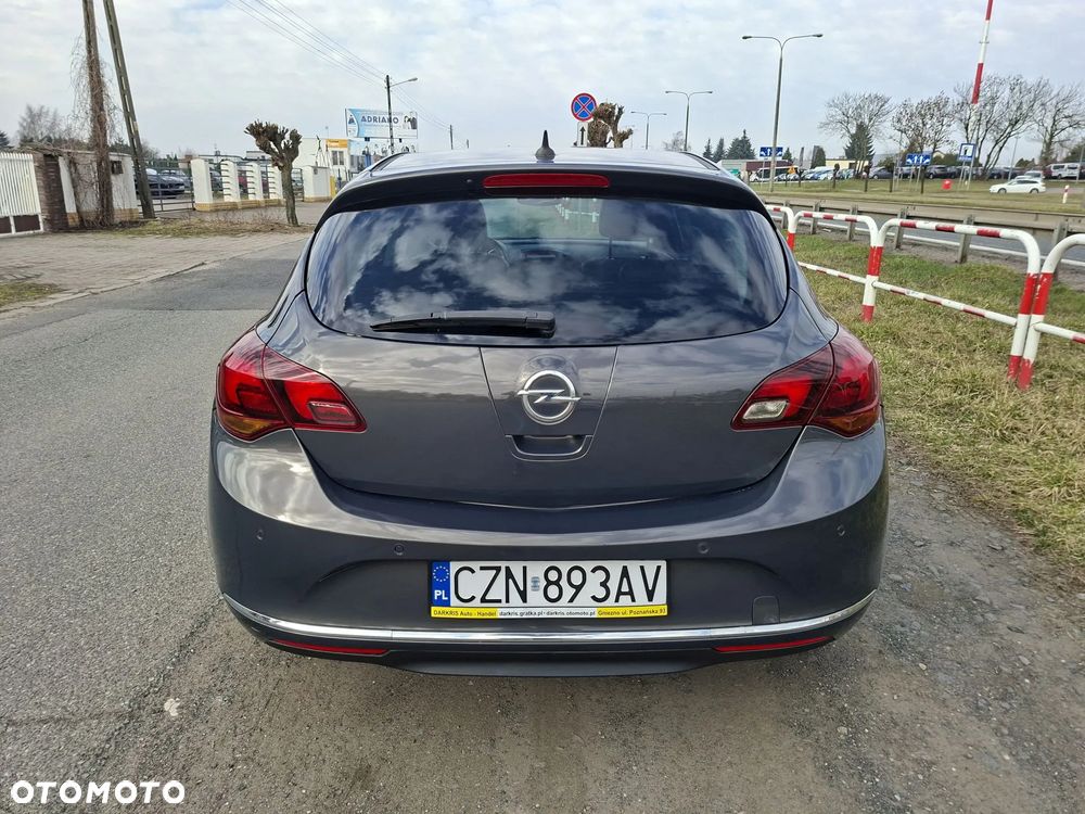 Opel Astra 1.4 Turbo Exklusiv - 10