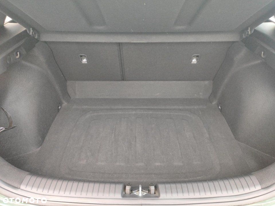 Kia Ceed - 12