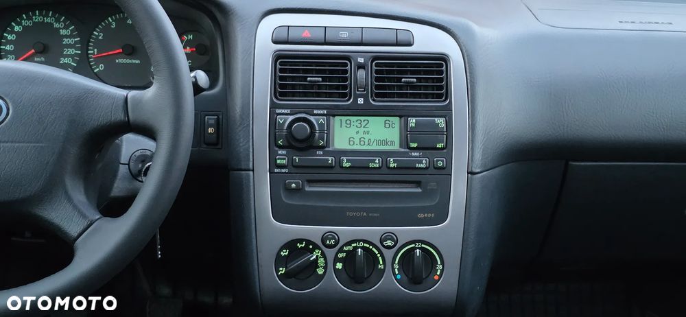 Toyota Avensis 1.6 VVT-i Terra Plus - 31