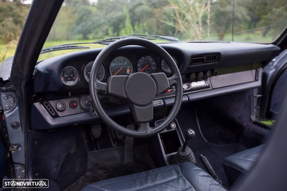 Porsche 911 Série F - 9