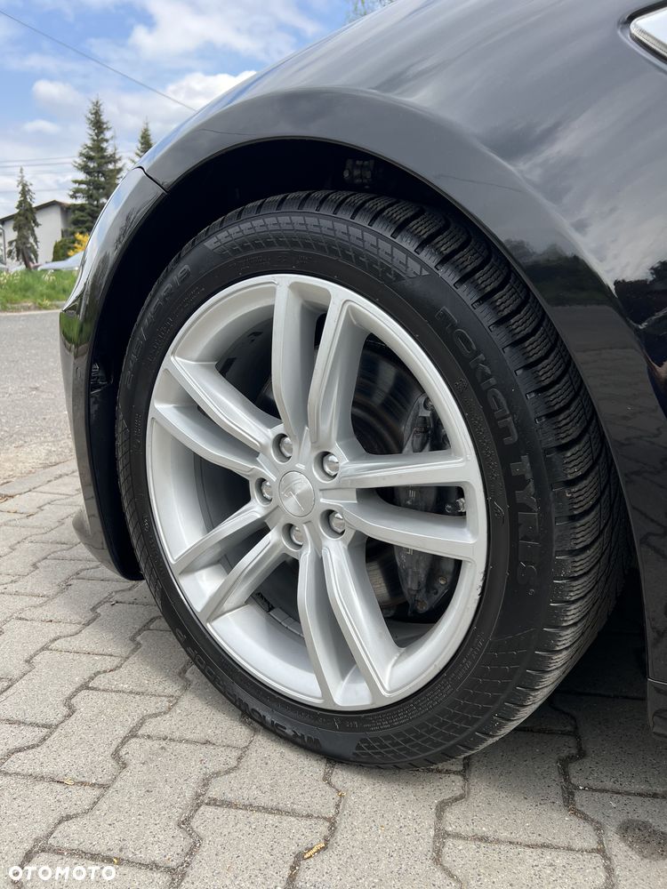 Tesla Model S Standard - 12