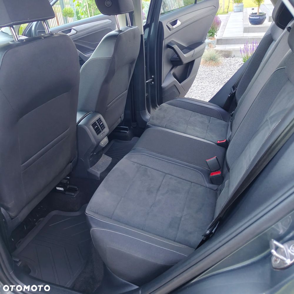 Volkswagen T-Roc - 4