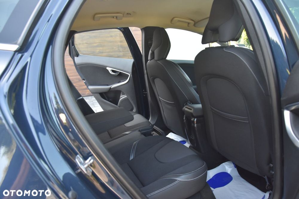 Volvo V40 D4 Drive-E Momentum - 18