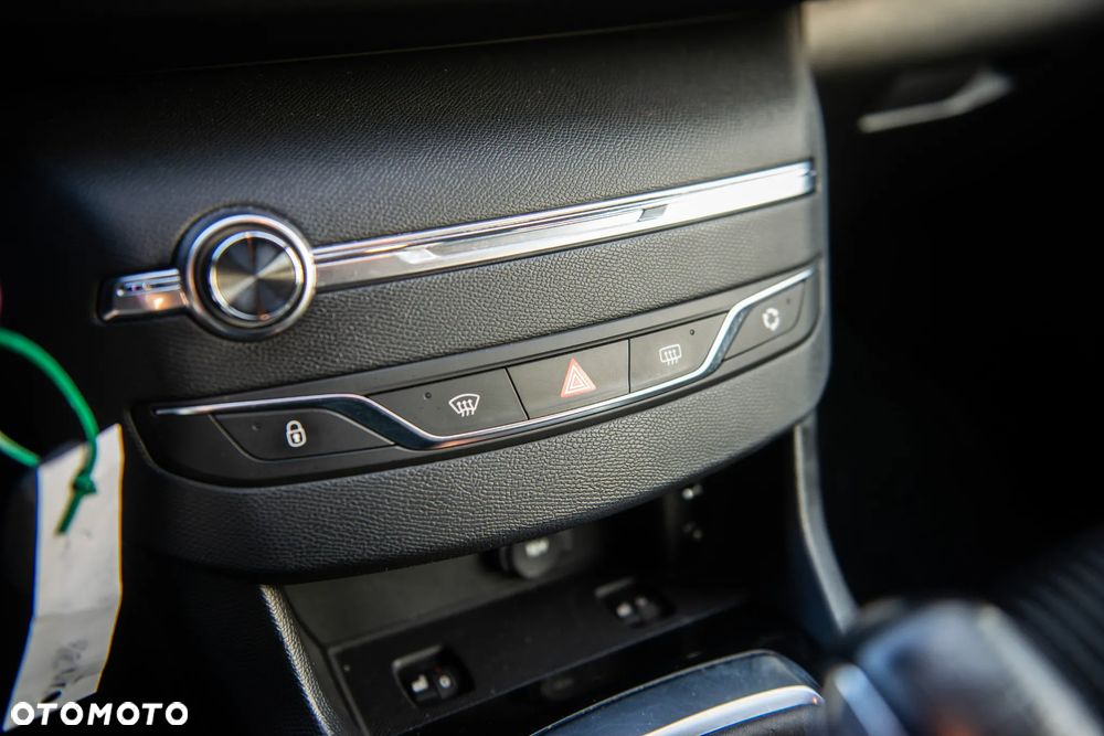 Peugeot 308 1.2 PureTech Access EU6 - 31