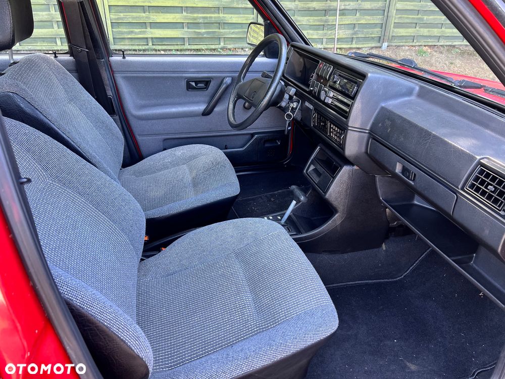 Volkswagen Golf - 22