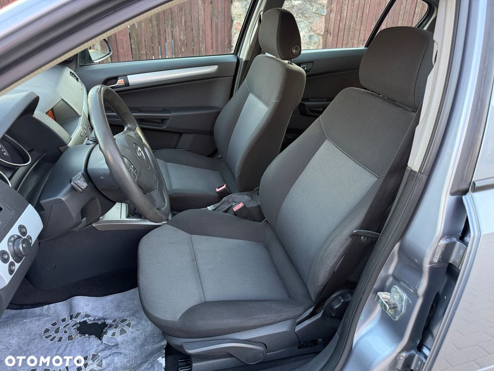 Opel Astra 1.6 Enjoy - 26