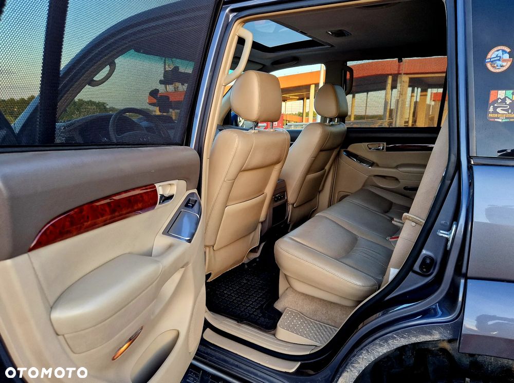 Toyota Land Cruiser - 13