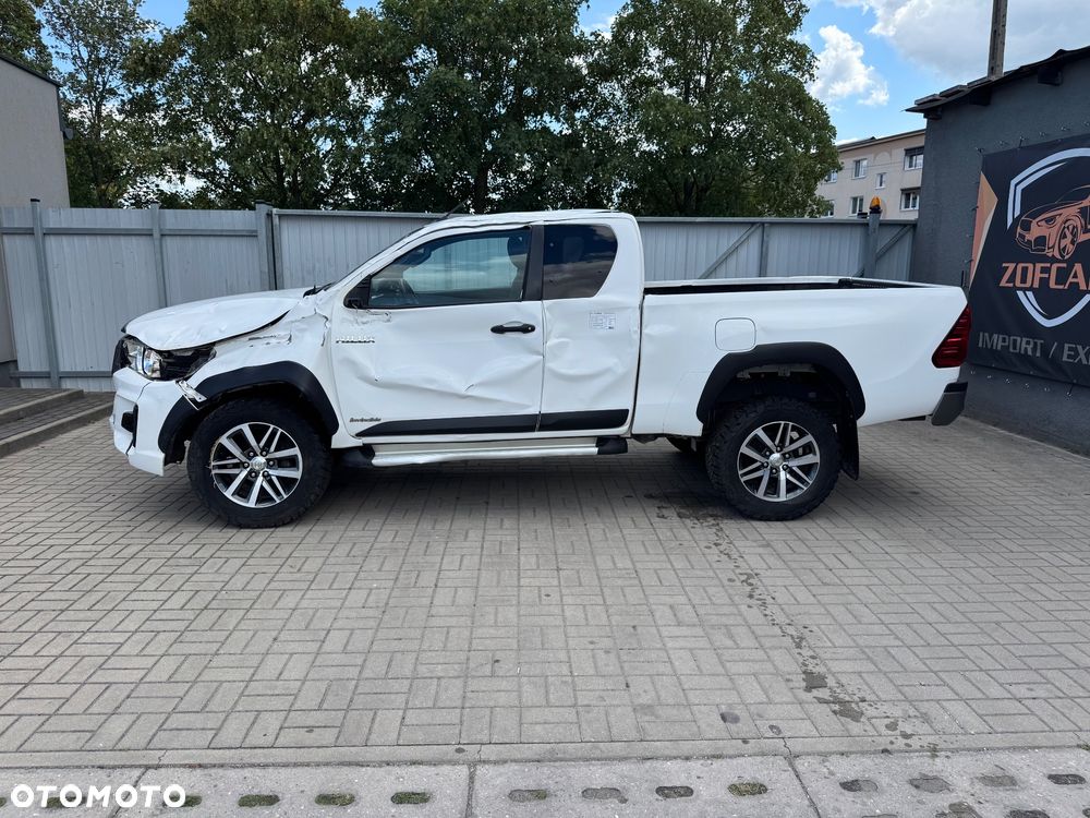 Toyota Hilux - 2