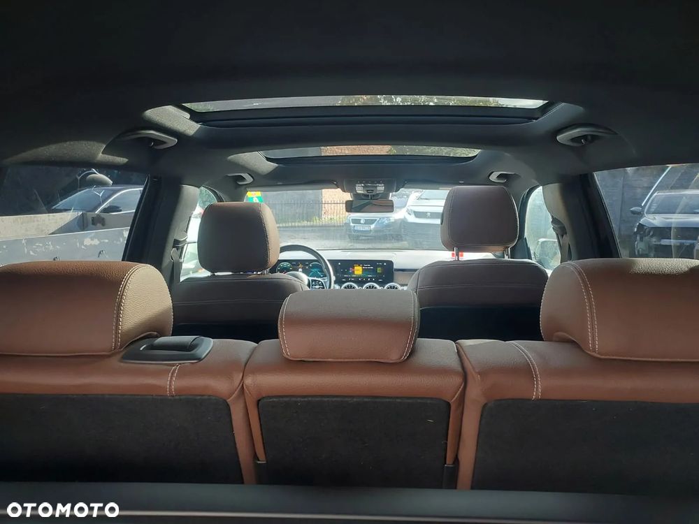 Mercedes-Benz GLB 200 d 8G-DCT AMG Line - 10