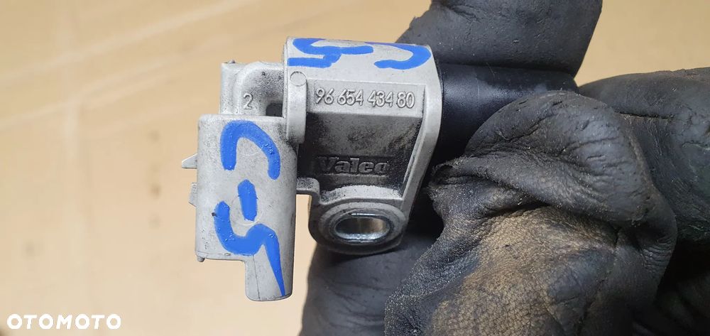Czujnik położenia wałka rozrządu Citroen C5 III 2.0 HDI 9665443480 - 6