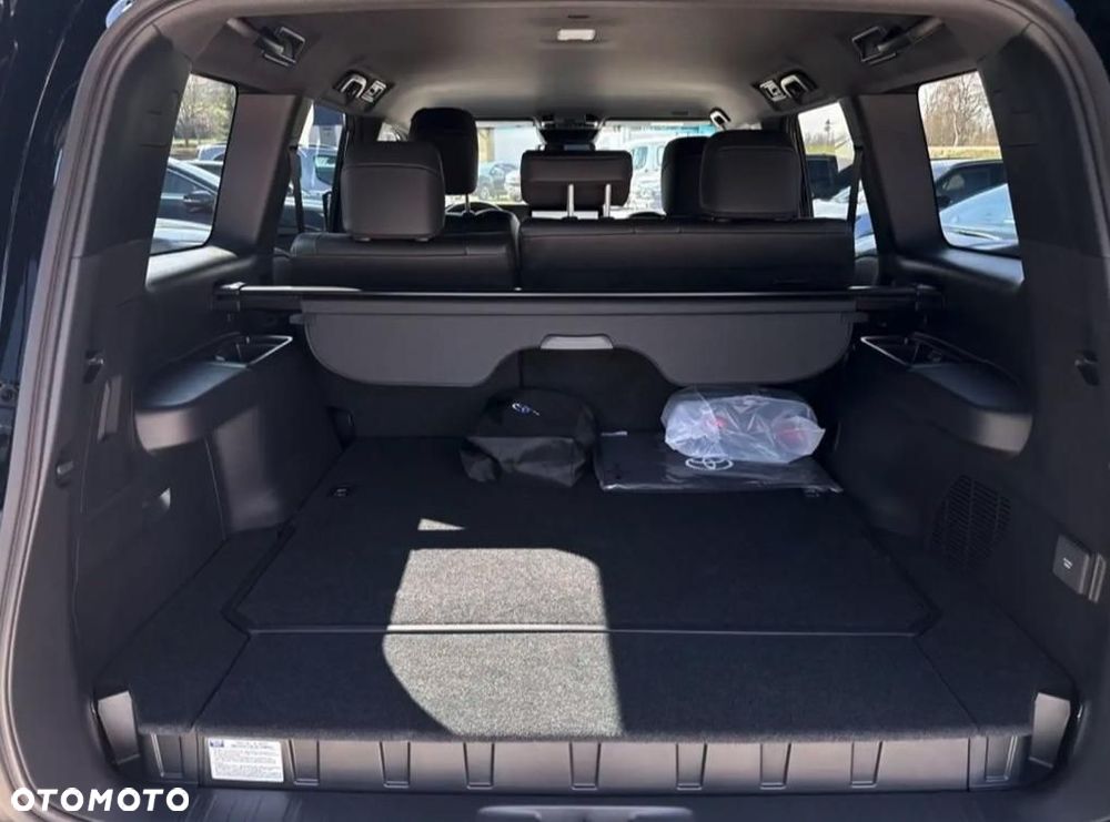 Toyota Land Cruiser - 10