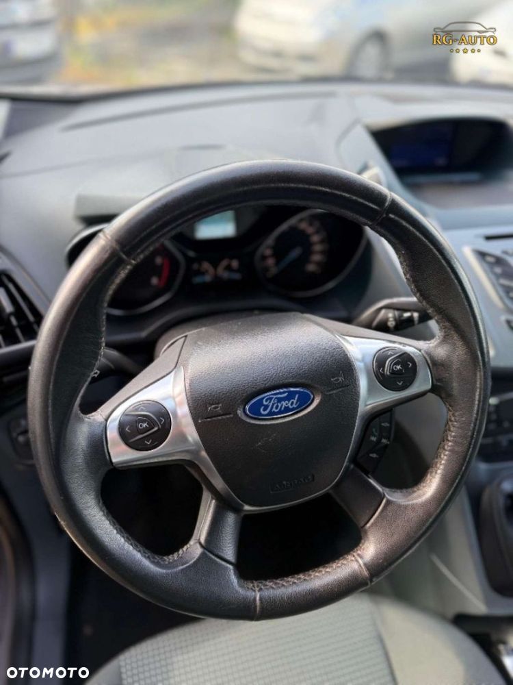 Ford Grand C-MAX - 17