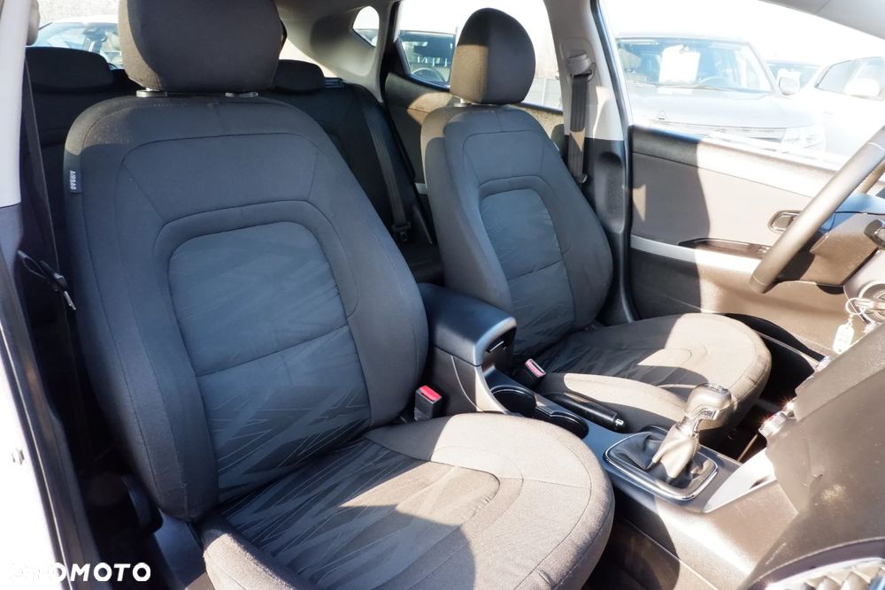 Kia Ceed 1.4 CRDi 90 Vision - 10