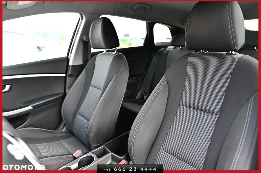 Hyundai i30 blue Kombi 1.6 CRDi DCT Passion - 21