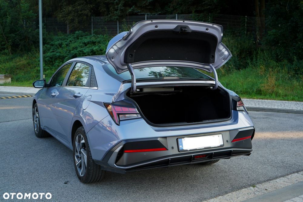 Hyundai Elantra 1.6 Smart CVT - 12