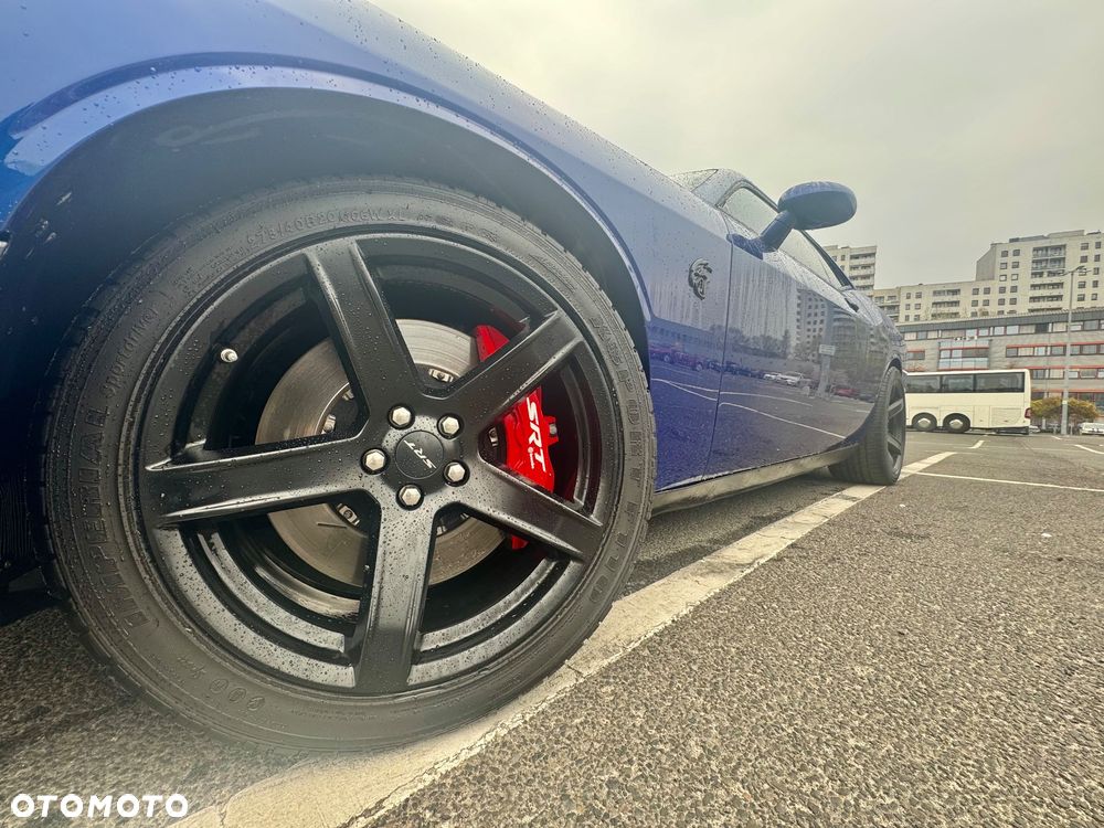 Dodge Challenger - 9