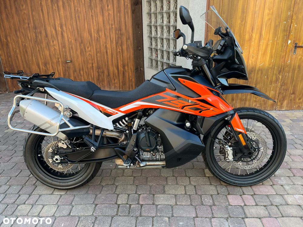 KTM DUKE 890 - 1