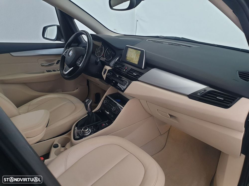 BMW 216 Active Tourer d - 26